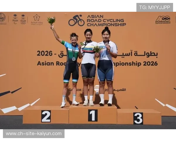 终场冲刺瞬间：张好立骑摇车力压科济耶娃夺金